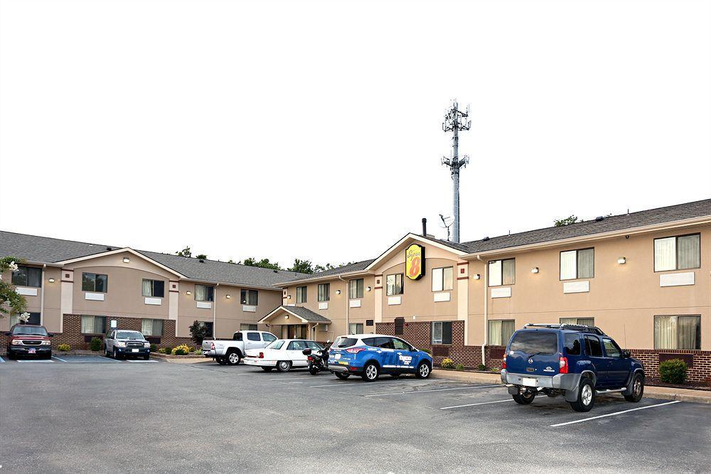 Super 8 By Wyndham Hampton Exterior foto